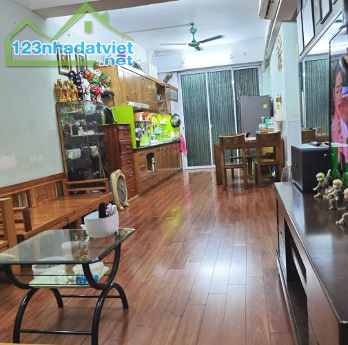 CẦN BÁN CĂN CHUNG CƯ TOÀ NHÀ CT9 72M2, 2 NGỦ 2 VS, 5 TỶ TRÒN