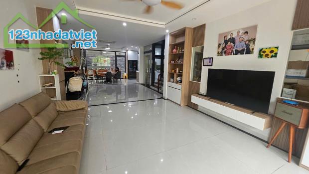Cho thuê biệt thự Dương Nội, 160m2, 4 tầng, thang máy, đủ nội thất đẹp - 1