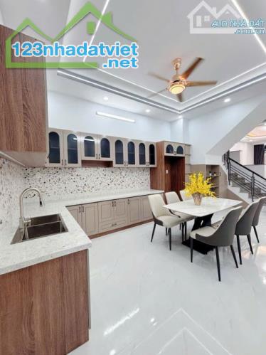 Hàng ngộp căn 4,3 tỷ đường Phạm Thế Hiển, Quận 8 diện tích 60 m2 - 2