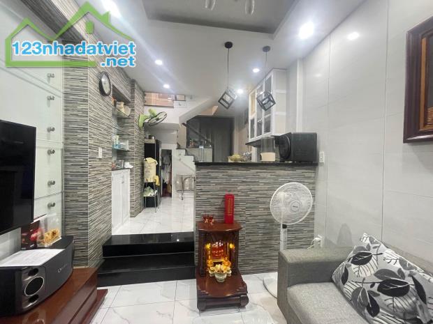 NHÀ 4 TẦNG LÊ VĂN THỌ - GẦN THỐNG NHẤT & CV LÀNG HOA GV - HẺM GẦN 4M - 33M² - Chỉ 4.X T.ỷ - 3