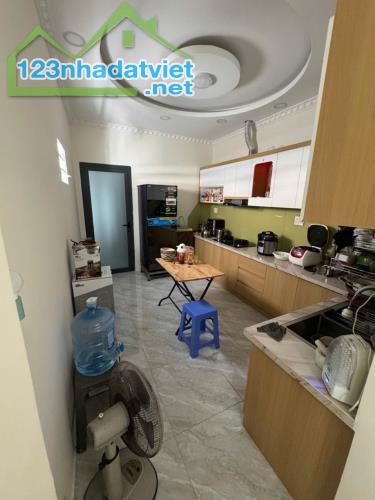 BÁN NHÀ MẶT TIỀN KD 5 TẦNG GẦN CẦU CHÀ VÀ, SÁT TÙNG THIỆN VƯƠNG, 70M2, SHR, GIÁ TỐT - 3