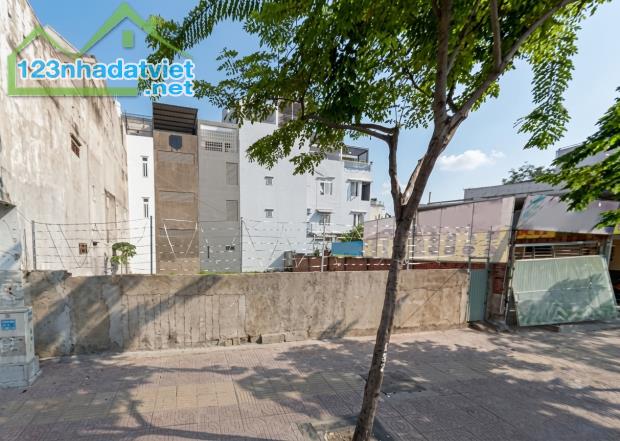 L2777* Đất MT Phạm Văn Đồng sát Emart, Nở hậu 17m, 5x tỷ - 2