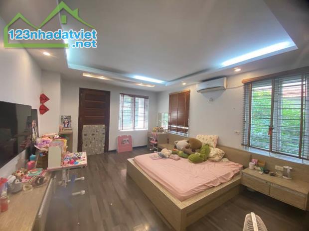 BÁN BIỆT THỰ VIỆT HƯNG 200M2- 4 Tầng- AN SINH ĐỈNH CAO- NHỈNH 50 Tỷ - 2