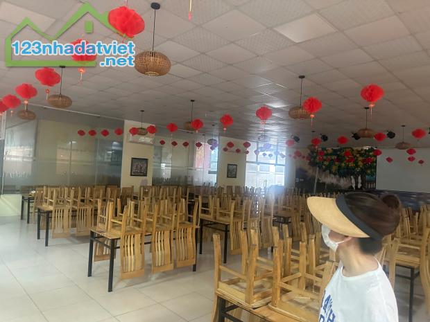 Cho thuê MBKD mặt phố Lĩnh Nam quận Hoàng Mai 500m2 mặt tiền 18m