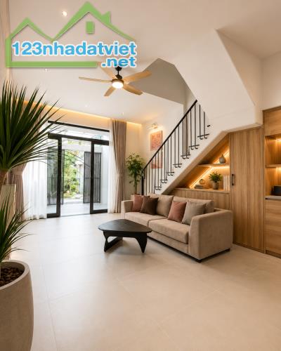 Nhà đẹp Quận 2 - Hẻm xe tải -  Gara Oto  trong nhà - 1