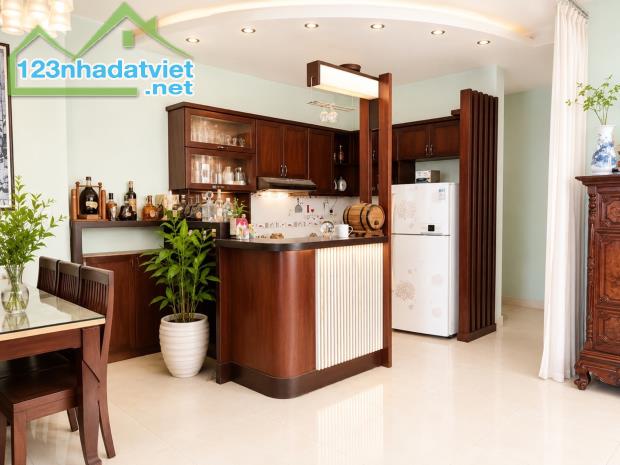 BÁN NHÀ ĐẸP 5 TẦNG, MẶT TIỀN TT, Q.7, NGANG 8M, SÁT NGUYỄN THỊ THẬP, GẦN LOTTE MART, SHR - 3