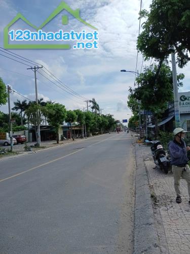 CHO THUÊ KHO + ĐẤT 4000M2 MẶT TIỀN NGUYỄN VĂN BỨA TIỆN LÀM BÃI XE, BÃI VẬT LIỆU