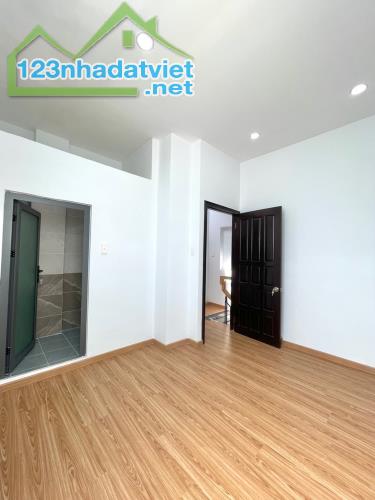 NHÀ PHÚ THỌ HÒA - GẦN NGUYỄN SUÝ - GIÁ CHỈ 2.85 TỶ - 3