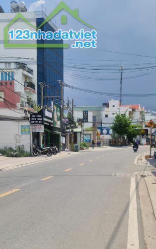 Đất MT Tây Hòa, Phước Long A – Dt 210m² (6 x 35m) – CTXD 8 tầng - 1