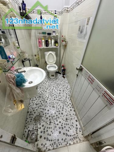 Nhà P.Đông Hưng Thuận TP.HCM-Vị trí đắc địa-Hẻm vào an ninh yên tỉnh-giá siêu mềm - 1