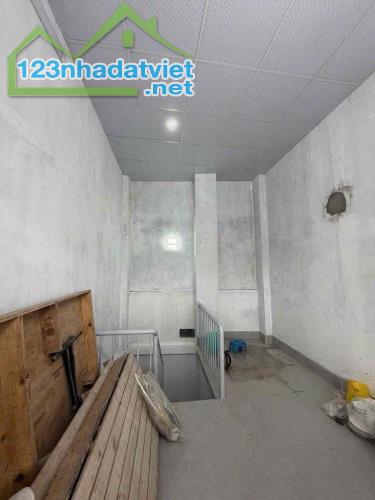Cho thuê nhà ngõ phố 8-3 Hai Bà Trưng 24m x 5 tầng, giá 9.5tr/tháng - 1