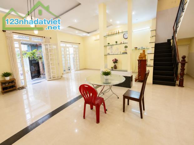 Nhà chính chủ 300m² – 7 phòng trọ thu nhập 20 triệu/tháng  – chỉ nhỉnh 80tr/m