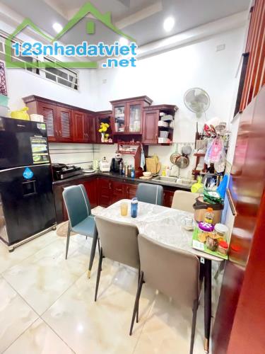 🕍 Nhà Đẹp Sát AeonMall Tạ Quang Bửu Q8 - 3 Tầng - 4PN - Hơn 6 Tỷ TL - 2