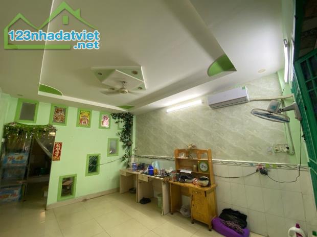 Bán nhà Lạc Long Quân, Phường 1, Quận 11, xe hơi, 57m, chỉ 6.3 tỷ. - 2