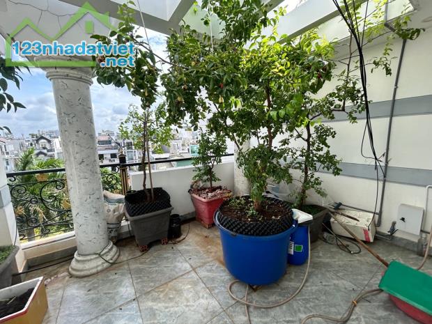 Nhà lô gốc 2 mặt thoáng, nhiều ánh sáng tự nhiên