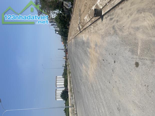 Bán đất mặt tiền 8x23 KDC Gia Hòa sổ hồng riêng chỉ 9 tỷ nhỉnh
