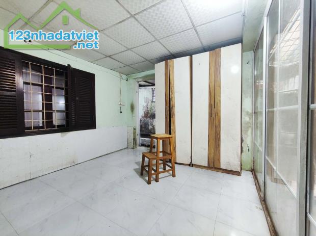 CHO THUÊ CĂN HỘ TẬP THỂ PHỐ VŨ NGỌC PHAN, ĐỐNG ĐA, Ô TÔ ĐỖ, 120M2 – 7.5 TRIỆU - 2