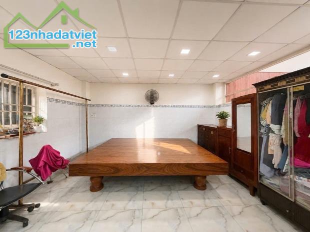 Bán nhà HXH Bến Bình Đông, P. Phú Định. Tp HCM, 115m2, 2 tầng, giá tốt, đón đầu tương lai - 1