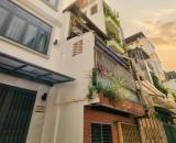 Nhà 4 Tầng Quận 1 - Thu Nhập Ngay 28 Triệu/Tháng, Chỉ Nhỉnh 13 Đồng.