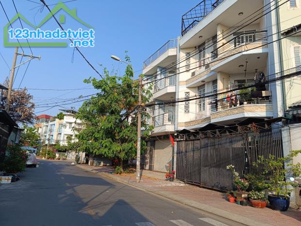 Căn góc mặt tiền ngay chợ Phú Lợi 2, ngang 6m bề thế đường Ba Tơ