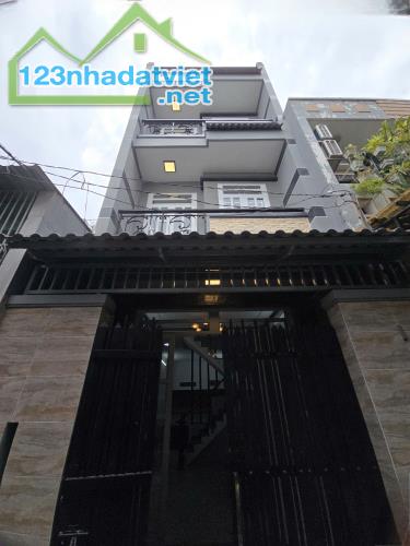 LÊ VĂN QUỚI 40M2 4 TẦNG ĐÚC 4PN 3WC SÂN THƯỢNG SHR GIÁ 5.18 TỶ