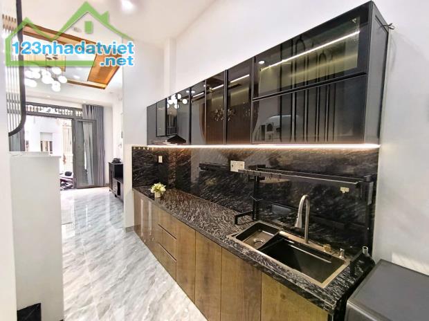 SIÊU PHẨM 4 TẦNG - CẦU NGUYỄN TRI PHƯƠNG QUẬN 8 GIÁP QUẬN 5 - TẶNG FULL NỘI THẤT - NHỈNH - 1