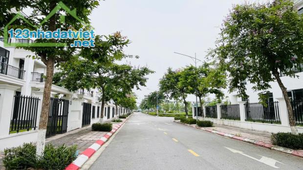 Bán gấp căn biệt thự độc bản Giá chỉ 14,5 tỷ sẵn sổ sang tên, giáp căn góc - 1