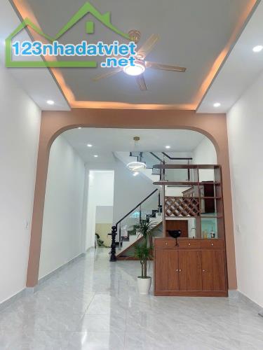 BÁN NHÀ HẺM XE TẢI ĐƯỜNG PHÚ ĐỊNH QUẬN 8 - 60M2 (4X15M) - 3 PHÒNG NGỦ - SỔ HỒNG RIÊNG - - 1