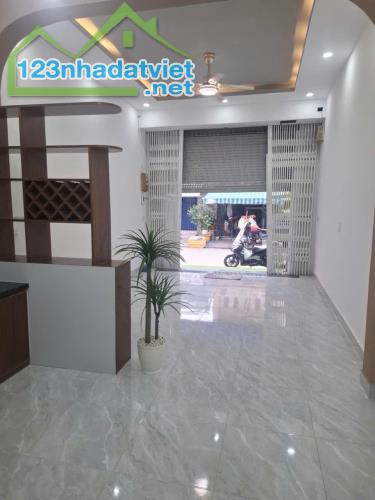 BÁN NHÀ HẺM XE TẢI ĐƯỜNG PHÚ ĐỊNH QUẬN 8 - 60M2 (4X15M) - 3 PHÒNG NGỦ - SỔ HỒNG RIÊNG - - 2