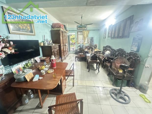 Giảm 300tr cần bán chung cư đền lừ nhà A 64M ở ngay hoàng mai - 1