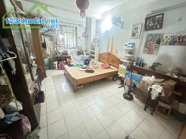 Giảm 300tr cần bán chung cư đền lừ nhà A 64M ở ngay hoàng mai - 3
