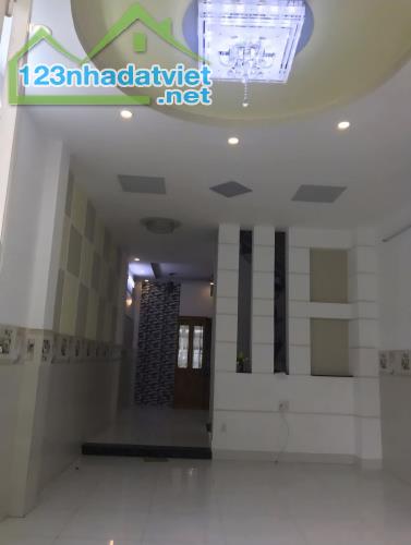 Bán nhà Âu Dương Lân P.3 Q.8. Diện tích 47,6m2. Kết cấu 4 tầng 4PN 3WC. Hoàn công đủ. - 2