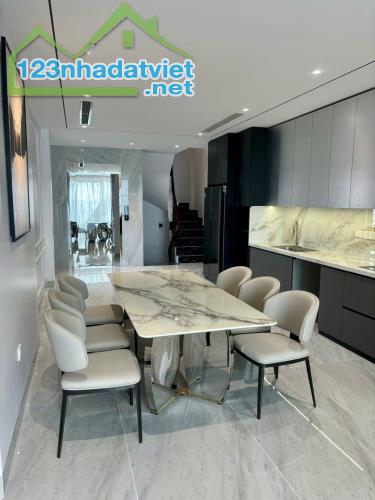 BÁN NHÀ VIỆT HƯNG 62M2- 7 TẦNG THANG MÁY- Ô TÔ TRÁNH ĐỖ- 23 TỶ - 3