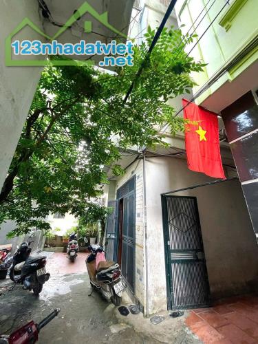 Cho thuê nhà ngõ phố Hoàng Liệt, Hoàng Mai 40m x 4 tầng, giá 10tr/tháng