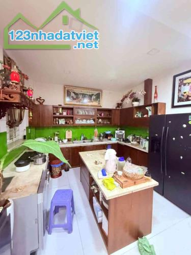 NHÀ BIỆT THỰ GÒ DẦU - P .TÂN SƠN NHÌ - 4 TẦNG - NỘI THẤT CAO CẤP - DT170M (7*24) GIÁ 28 TỶ - 3