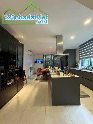 NHÀ LÔ GÓC 3 TẦNG ĐỖ XUÂN HỢP - 110m2 - NGANG 5M -19.5T - 2