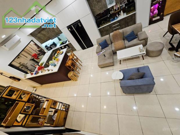 Bán nhà mặt tiền Đông Hồ, Quận 8, 4 tầng, đường nhựa 20m, Nhỉnh 9 tỷ - 4