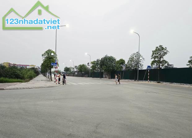BÁN ĐẤT BÁT KHỐI, LONG BIÊN 50M2- MT 5.2m- VỈA HÈ, Ô TÔ TRÁNH ĐỖ- HƠN 9 Tỷ - 1