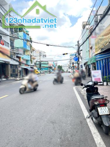 Nhà 3 tầng mặt tiền Hưng Phú P10Q8. Giá: 10.7 tỷ - 4