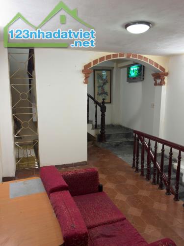 Cho thuê nhà đường 19/5, Văn Quán - Hà Đông 40m x 5T giá 10 triệu - 2