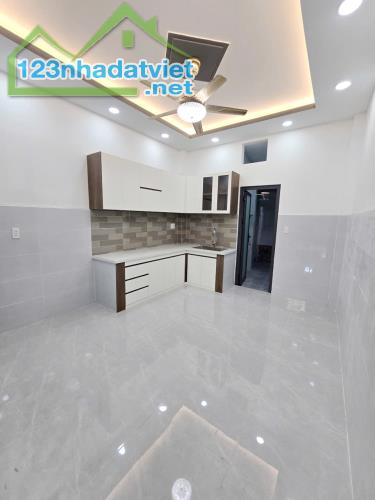Nhà hẻm Tùng Thiện Vương P.Phú Định gần cầu Chà Và P13Q8 - 2