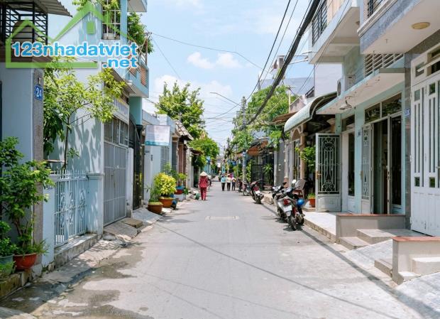 [H5885*] Bán nhà Hẻm Ôtô 4.5m thông cạnh chợ Xóm Mới Gò Vấp - 4.x tỷ - 1