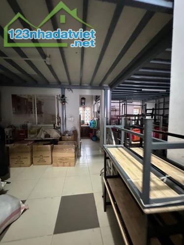 mặt tiền bề thế – ngang 12m × 25m – 4 tầng – thang máy – khuôn đất cực đẹp – chỉ 32,5 tỷ
