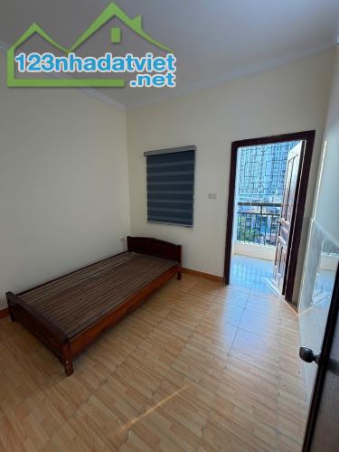 Cho thuê chung cư 699 Trương Định- HM 120m 4 PN  full đồ giường tủ, 11 triệu - 2