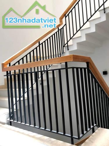 Cho thuê nhà, 102m2_ 5T; Hoàng Cầu, La Thành, Đặng Tiến Đông -24 tr - 1