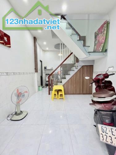 T5892  Nhà N.Hậu 4.6m cạnh Chợ Xóm Mới Thống Nhất  Giá 2.x Tỷ - 1