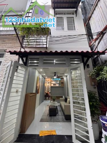 NGAY EMART PHAN HUY ÍCH – DT 3 x 10M - 2 TẦNG – GIÁ 3.95 TỶ.