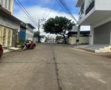 đất quá trung tâm hẻm To Nơ Trang Gư của BMT dân rất rất đông đúc luôn ạ