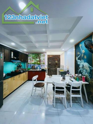 NHÀ 3 TẦNG GIÁP ST EMART 2 PHAN HUY ÍCH - GẦN QUANG TRUNG GV - HẺM 6M - 64M²(4×16). - 3