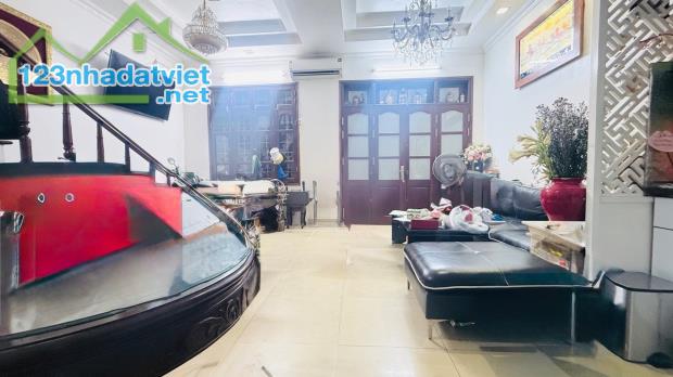 SIÊU HIẾM Hoàng Mai diện tích 106m x 3t,Mt 4m. Chỉ 15.9 tỷ - 1